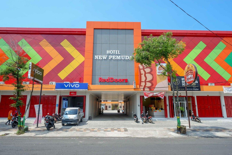 RedDoorz Plus @ Jl Pemuda Pati, Pati