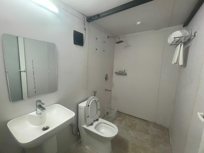 Bathroom, Nature Waterfall Resort, Mandi