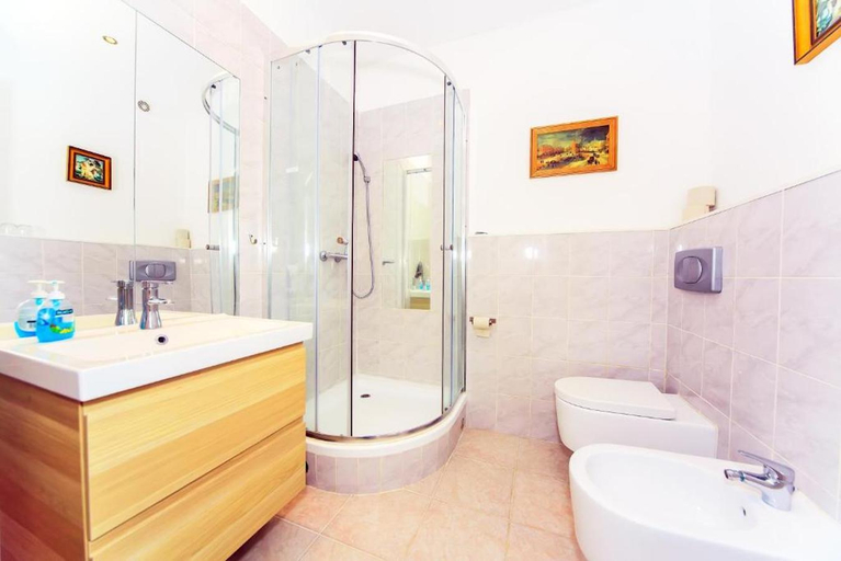Bathroom 3, Hotel Aakania Braunlage, Goslar