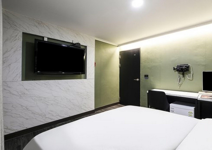 Bedroom 1, Stage 79, Yangju