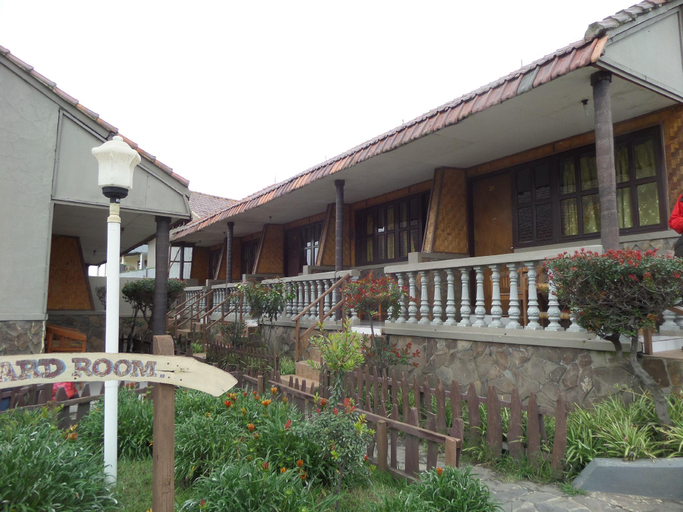 Exterior & Views 1, Standard Twin Cemara Indah Hotel Bromo, Probolinggo