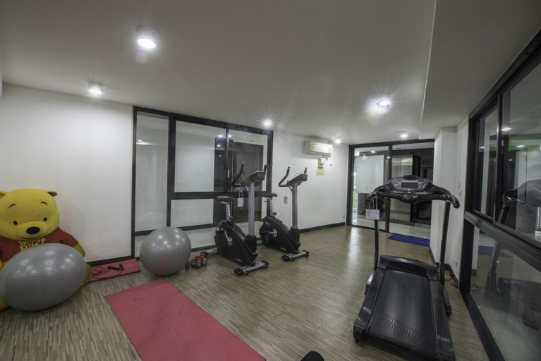 Sport & Beauty 5, Bangkok Duplex Condo Near BTS with Hi-Speed WiFi, Wattana