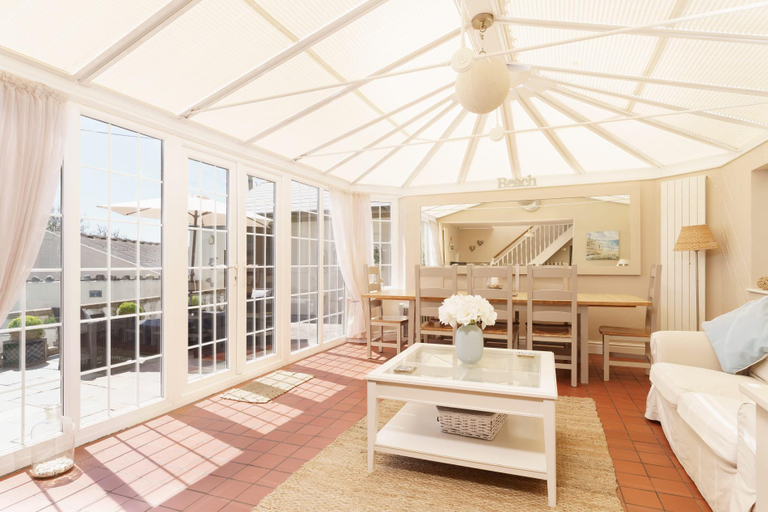Bedroom 2, Windy Ridge - 5 Bedroom Holiday Home - Oxwich, Swansea