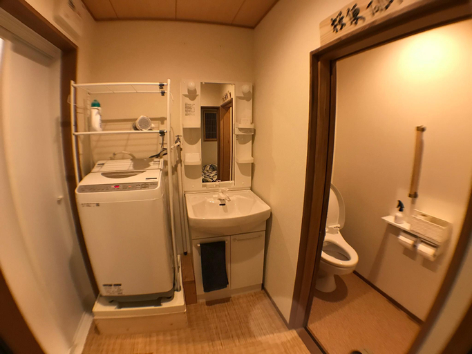 Bathroom, Kyoto Machiya Saikyo Inn BENI, Kyoto