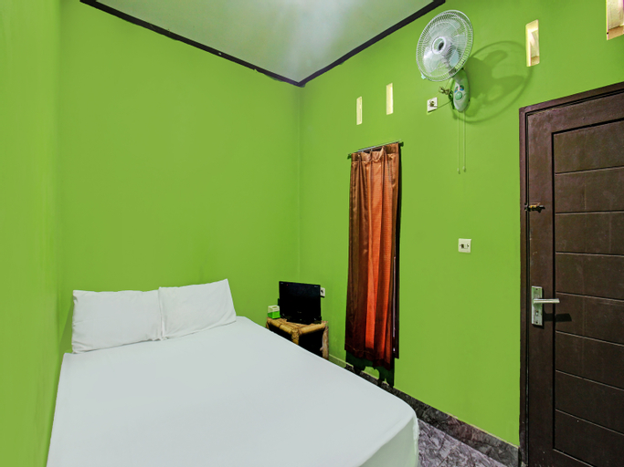 Bedroom 1, SPOT ON 92149 Ashooy Homestay, Lombok