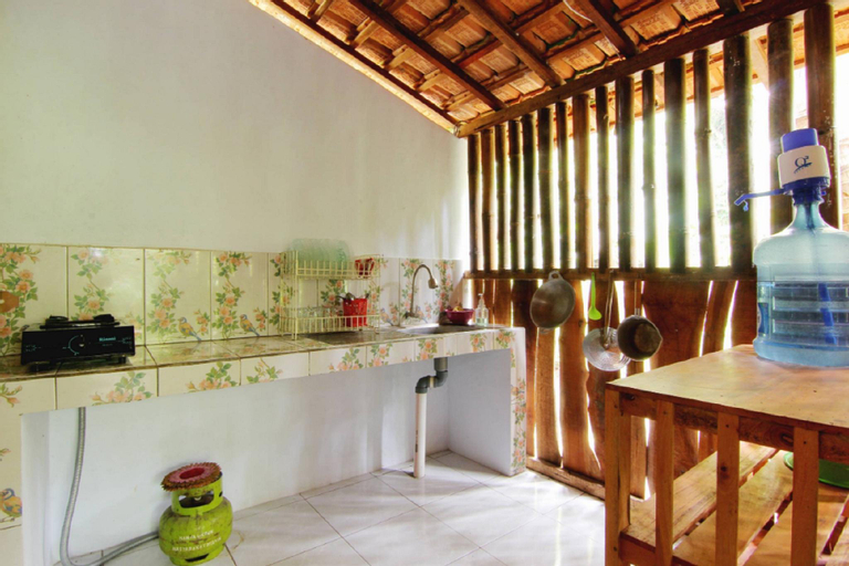 Food & Drinks, Villa Kampung Ayem, Gemah, Sleman