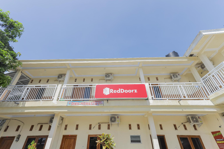 Exterior & Views 2, RedDoorz Syariah near Alun Alun Pasuruan, Pasuruan