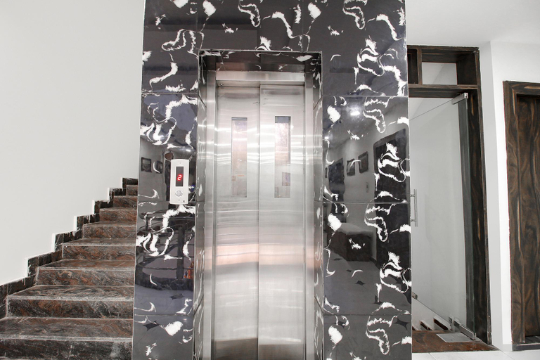 Public Area 3, FabHotel HTC, Bhopal