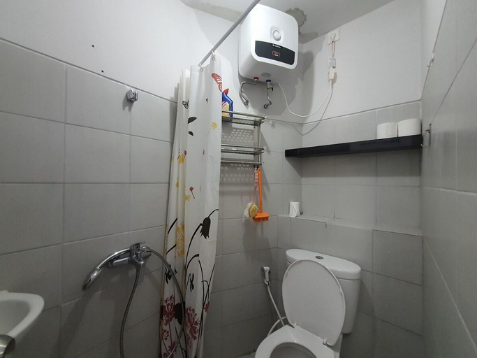 Bathroom, Sewa Apartemen Begawan Nyaman Perabot Lengkap, Malang