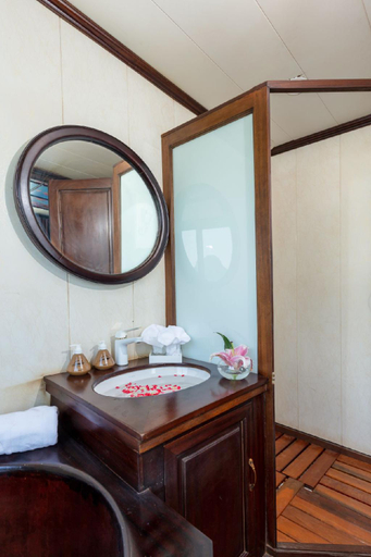 Bathroom, Halong Lotus Cruise, Hạ Long