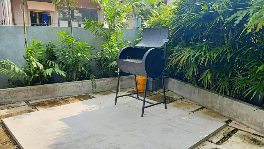 Others 4, Osh Villa, Hikkaduwa