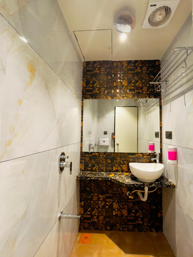 Bathroom 2, HOTEL LIME WOOD , Mumbai Suburban