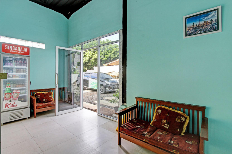 Public Area 2, OYO 91819 Larich Guest House, Batang