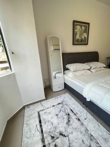Bayu Beach 2BR Apartment - pool and close to beach, Port Dickson