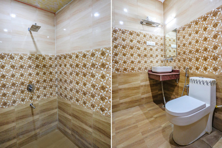 Bathroom 4, Fabhotel Frolic, Hardwar