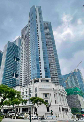 Cozy 2BR w/Balcony-FastWiFi & Netflix@Uptown BGC, Makati City