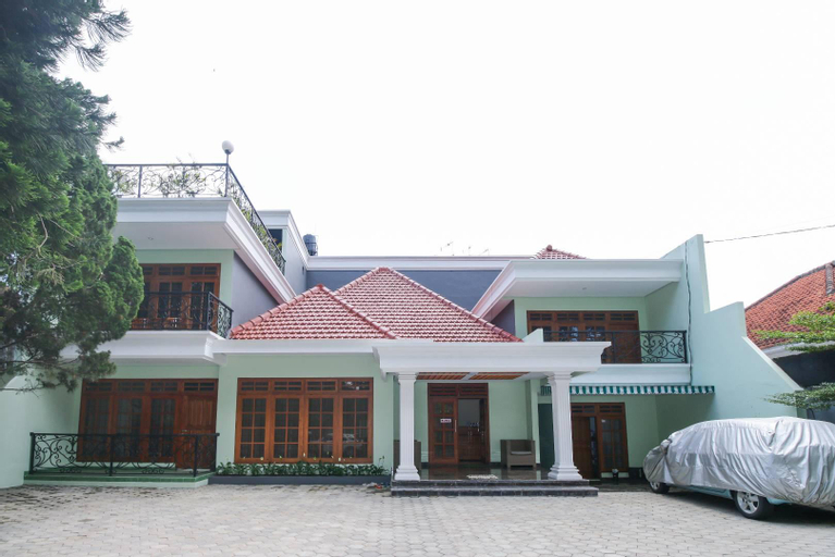 Exterior & Views, Single bed at Jl Jakarta, Malang