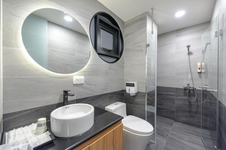 Bathroom 4, Daytime, Penghu