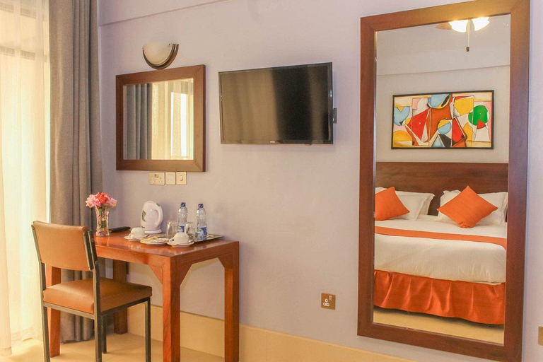 Others 3, Roswam Hotel, Mathira