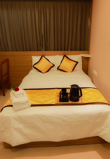 Others 3, Hotel Emirates, Kasaragod