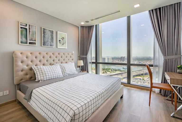 Best View with 3 beds at L81 beside Vincom Center, District 10