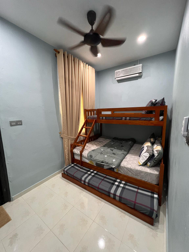 Bedroom 1, Arryantz by the beach, Bachok