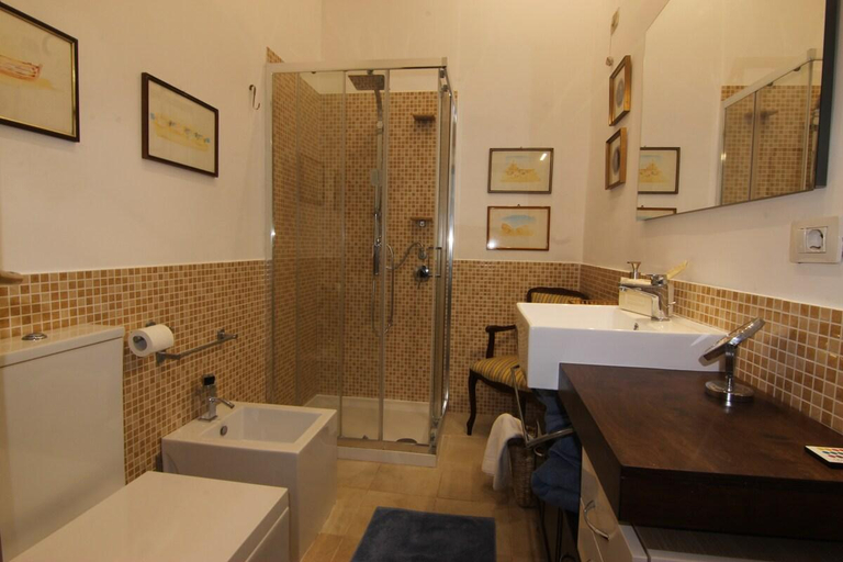 Bathroom 3, La Dimora di Dionisio al Mare, Syracuse