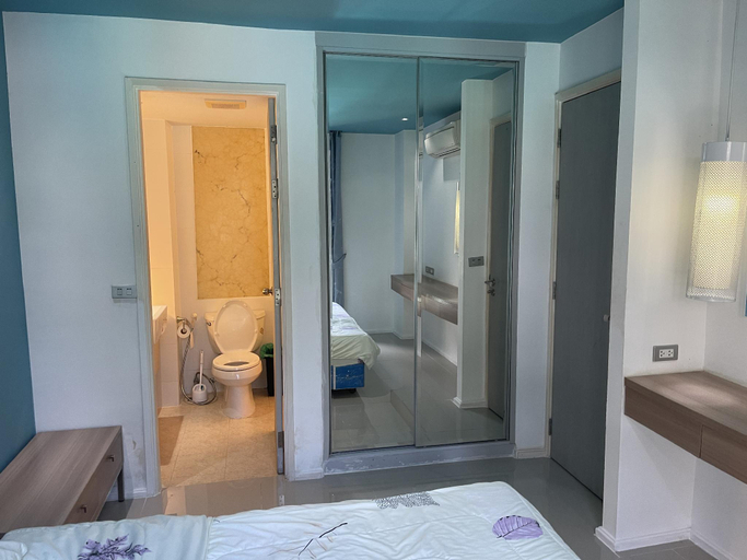 Bathroom 4, Atlantis Condo Resort Pattaya, Pattaya