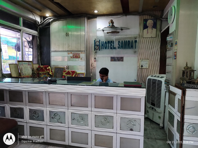 Food & Drinks, Hotel Samrat, Jhansi