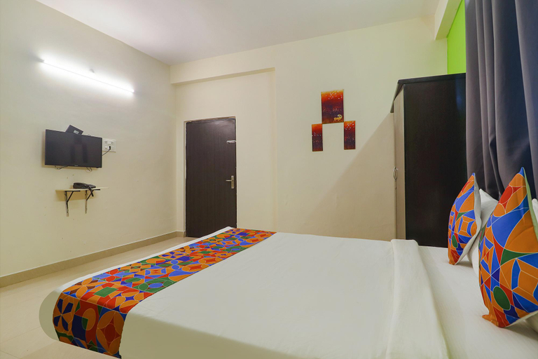 Bedroom 3, FabHotel Broholic - 200M from CARE Hospitals - Hitech City, Hyderabad