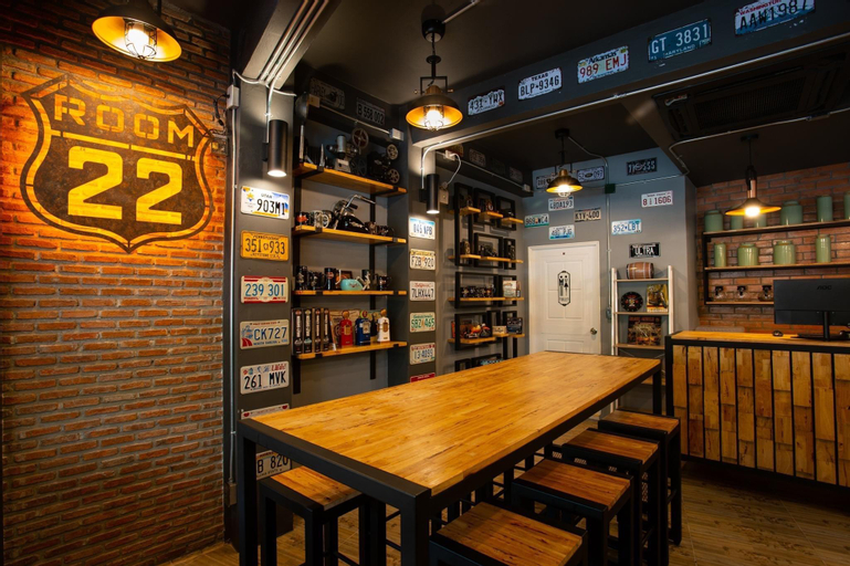 Food & Drinks, Room 22 Hostel, Samphantawong
