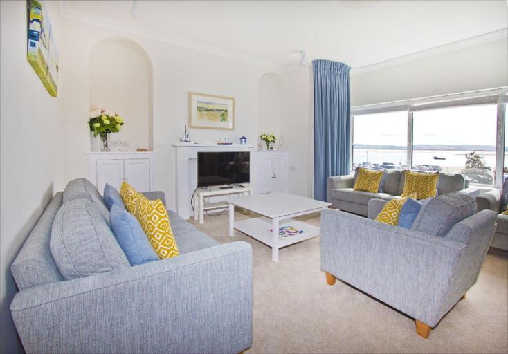 Others 3, Beautiful Aberdovey Seafront Apartment 2, Gwynedd