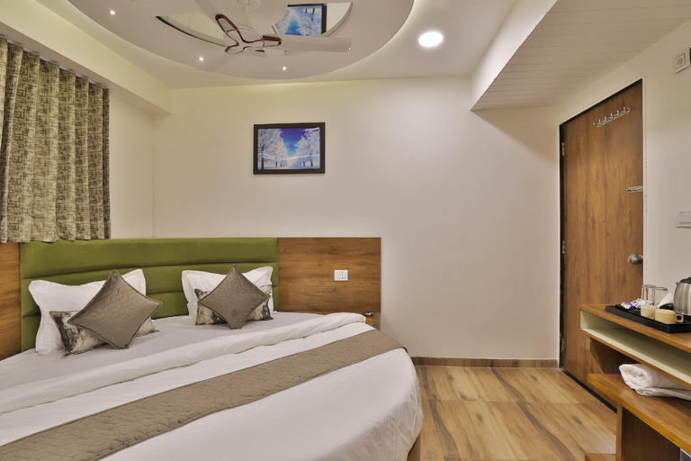 Others 4, Hotel Red Rose, Ahmadabad
