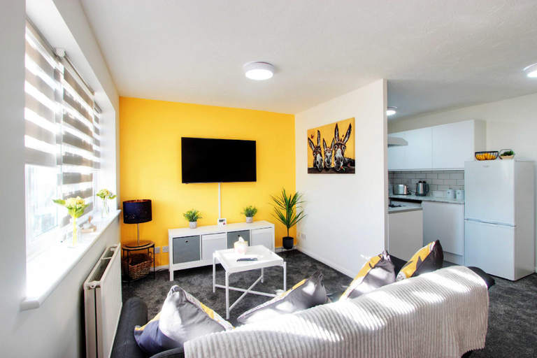Others 2, Modern One Bedroom House, Welsh Harp, NW London, London