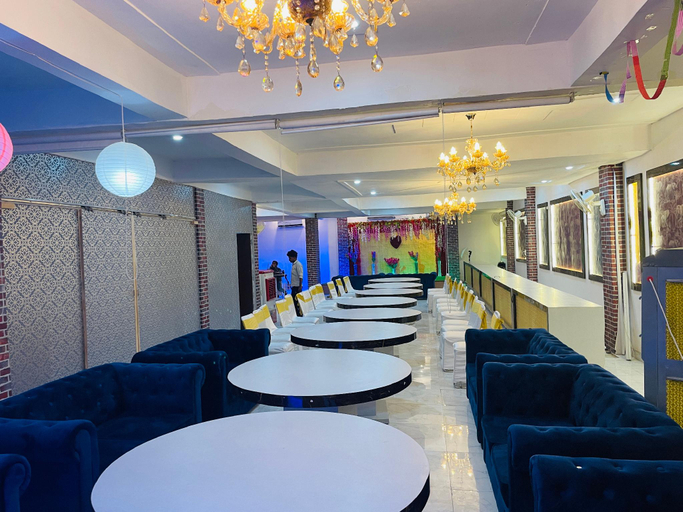 Others 4, House of Budapest, Gautam Buddha Nagar