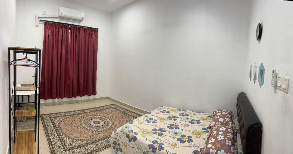 Bedroom 2, Azzahra Homestay Pekan Fully Aircond, Pekan