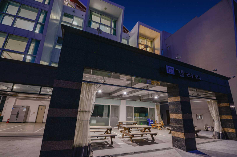Others 2, Bada 52 SPA Pension, Tongyeong