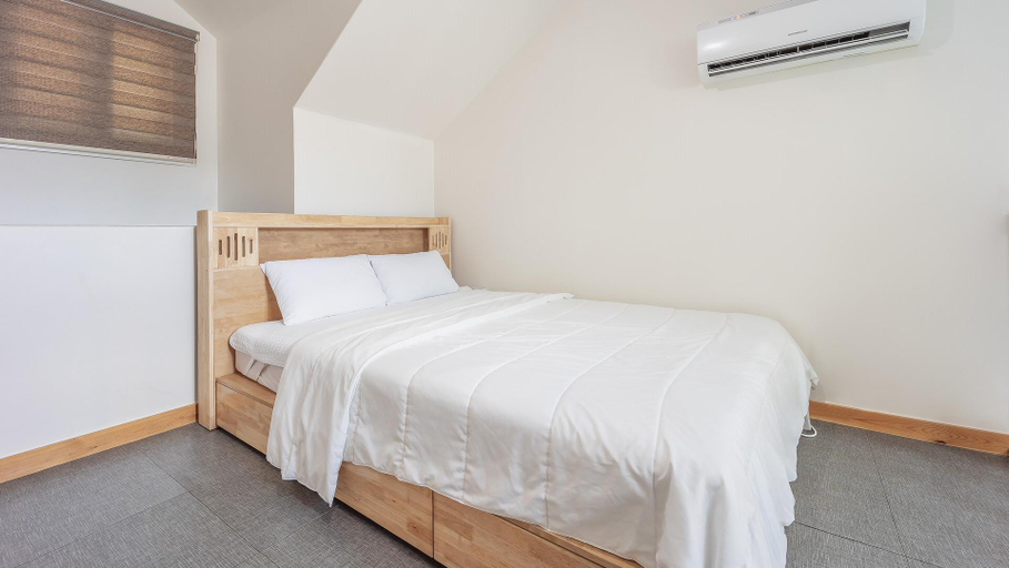 Bedroom 2, Gapyeong Topclouds Pet&Spa Pension, Gapyeong