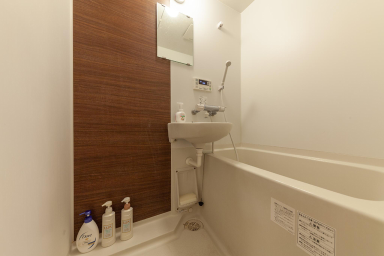 Bathroom 2, Eldor Nishi-kojiya, Ōta