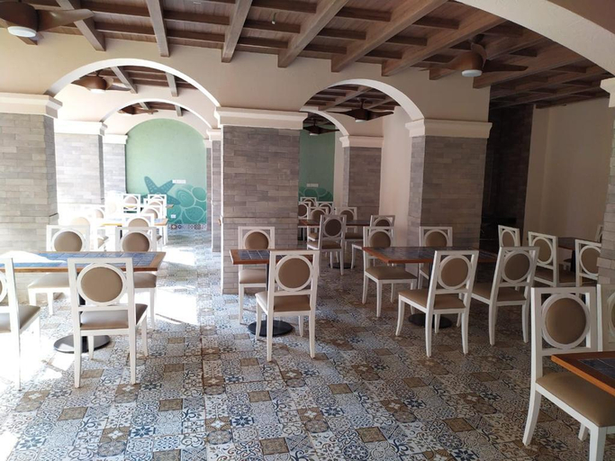 Food & Drinks, Private 2 Bedroom Flat with Pool and Pool Table, South Goa