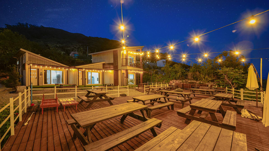 Others 5, Shark Village, Gapyeong