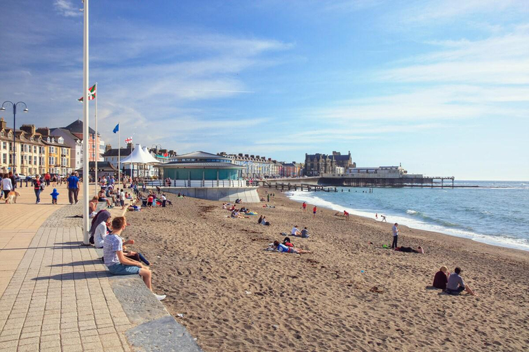 Others 5, New central seafront apartment- stunning sea views, Ceredigion