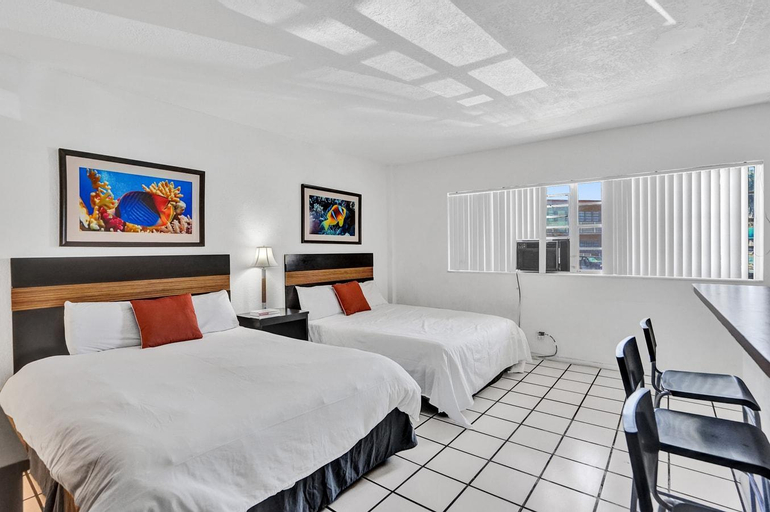 Beach apartment in Hallandale | Pool & Gulfstream, Broward