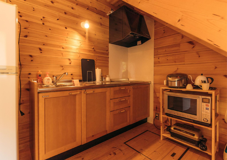 Others 5, Log house located along the river, Shizuoka Atami, Atami