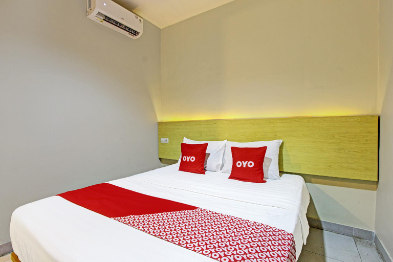 Bedroom, OYO 91819 Larich Guest House, Batang