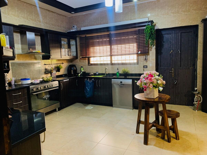 Others 4, Laura’s Modern Villa, Madaba
