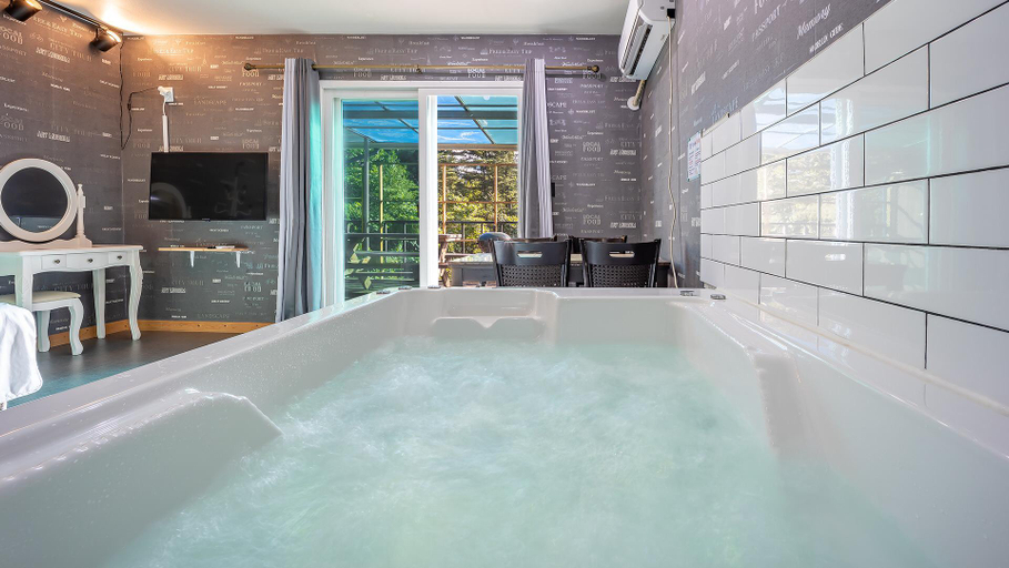 Bathroom 3, Gapyeong Topclouds Pet&Spa Pension, Gapyeong