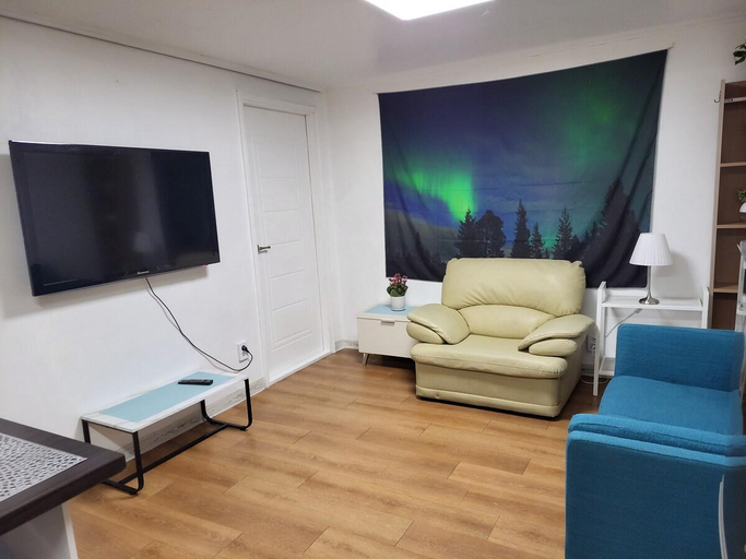 Public Area, Newly renovated spacious 2 bedroom unit in HBC, Yongsan