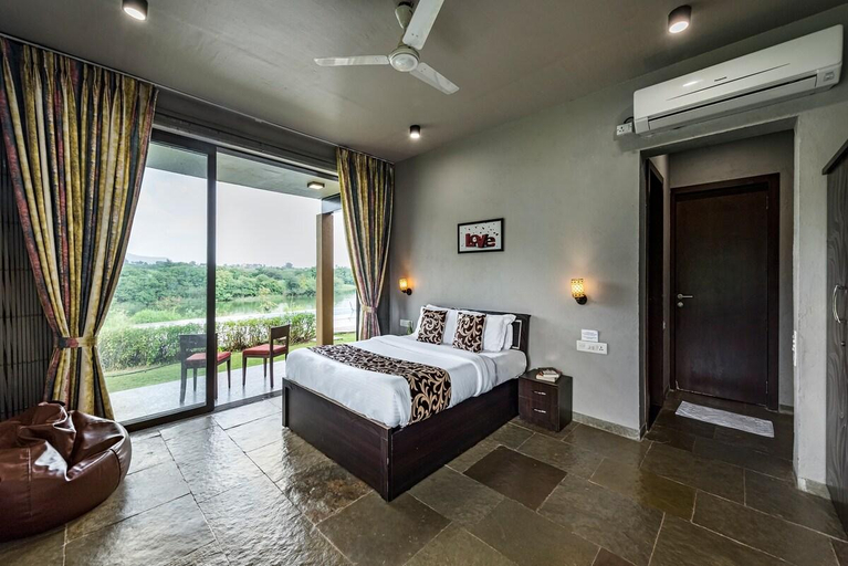 Bedroom 3, SaffronStays Rose Vineyard by the Lake, Nashik