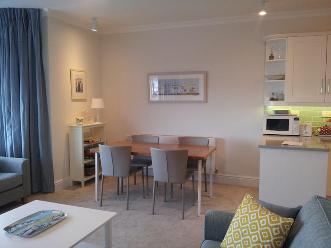 Others 5, Beautiful Aberdovey Seafront Apartment 2, Gwynedd